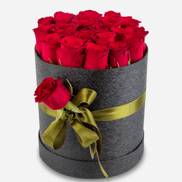  Burdur Çiçek -  Kırmızı renk güller siyah kutu içerisinde