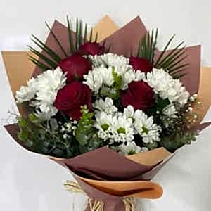  Burdur Çiçek - BEYAZ RENK İTHAL PAPATYA ve 5 ADET GÜL DEN OLUŞAN BUKET