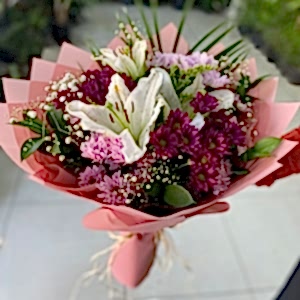  Burdur Çiçek - BEYAZ RENK İTHAL PAPATYA ve 5 ADET GÜL DEN OLUŞAN BUKET